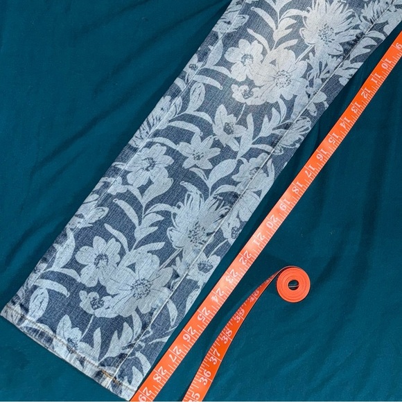 Pilcro by Anthropologie Slim Boyfriend Jeans size 27 - Picture 7 of 7